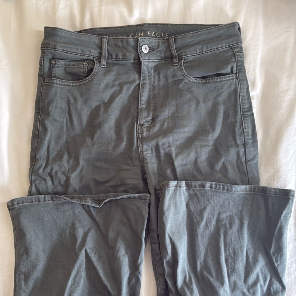 American Eagle High-Rise Flare Jeans - Size 10 Long